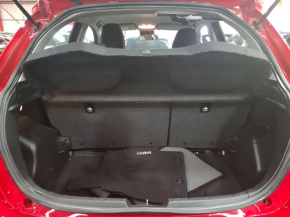 Used 2019 Toyota Yaris Icon Tech Chilli Red - Interior and Exterior details 18