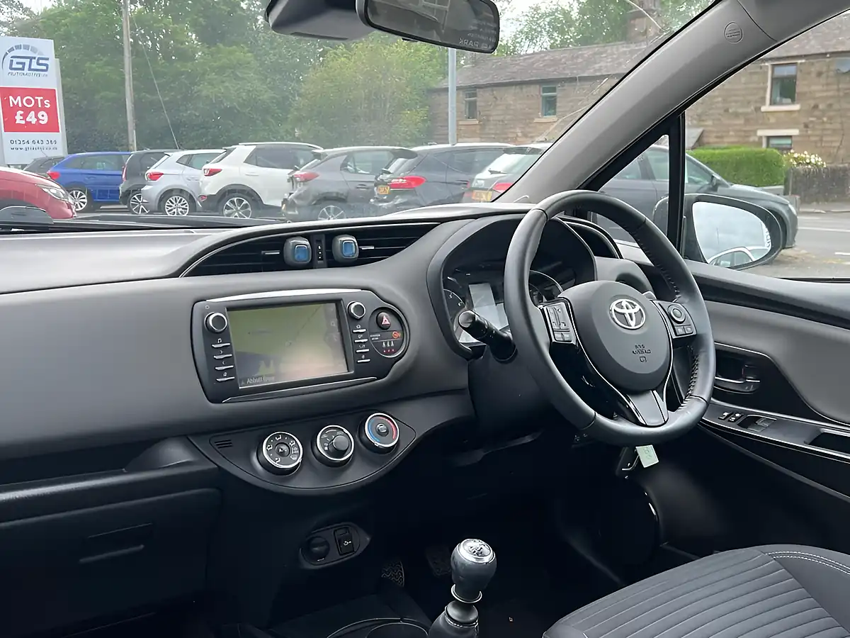 Used 2019 Toyota Yaris Icon Tech Eclipse Black - Interior and Exterior details 16
