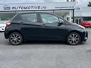 Used 2019 Toyota Yaris Icon Tech Eclipse Black - Interior and Exterior details 5