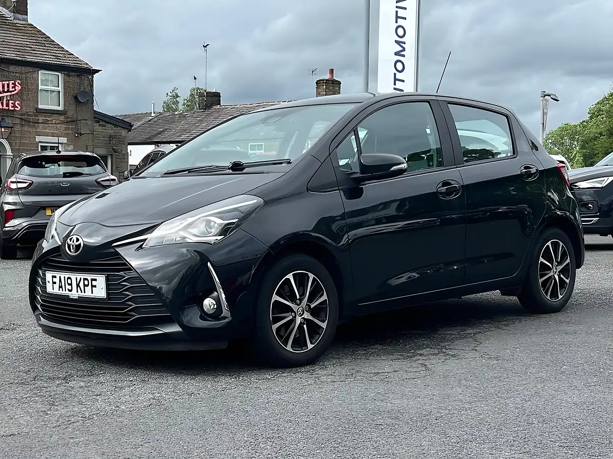 Used 2019 Toyota Yaris Icon Tech Eclipse Black - Interior and Exterior details 8