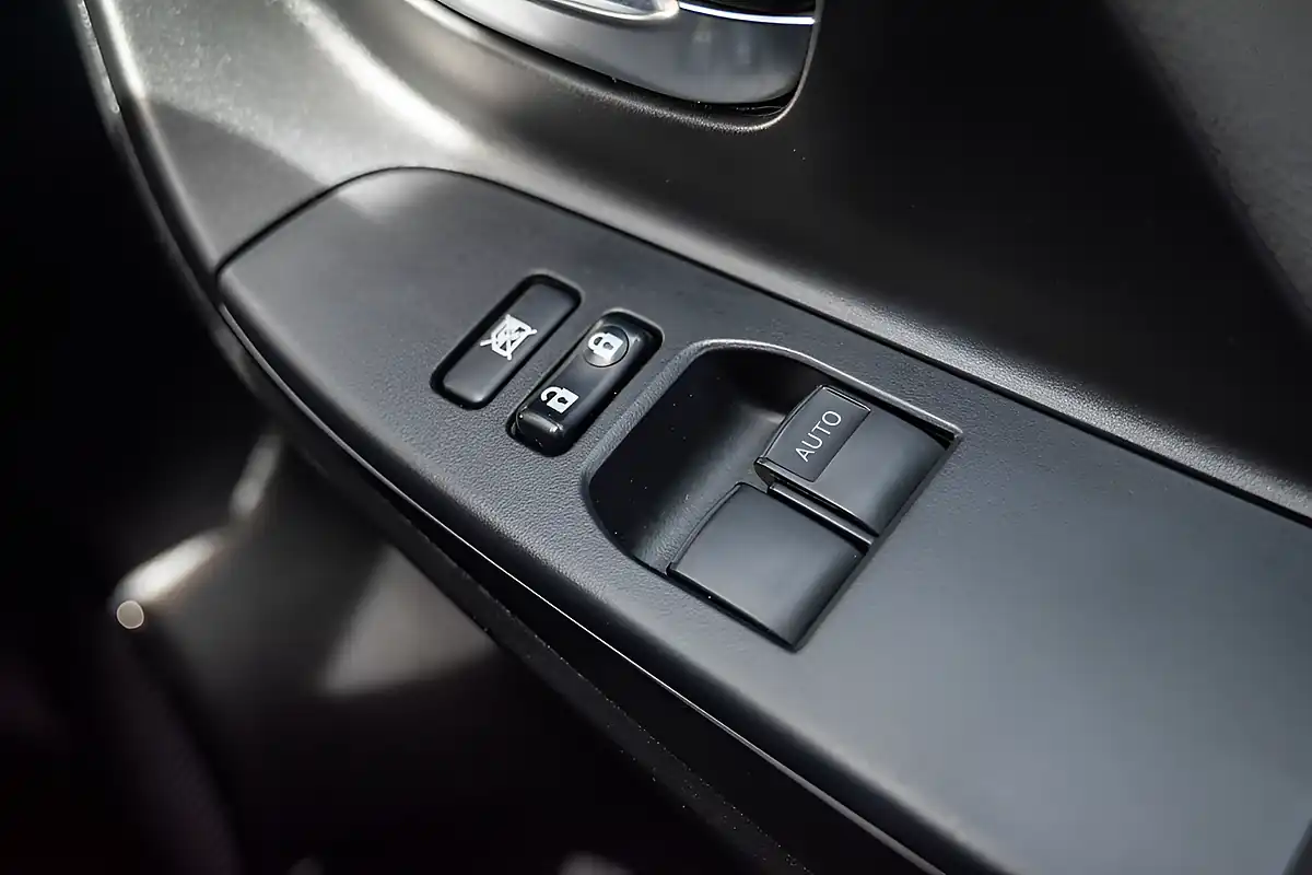 Used 2019 Toyota Yaris Icon Tech Glacier White - Interior and Exterior details 18