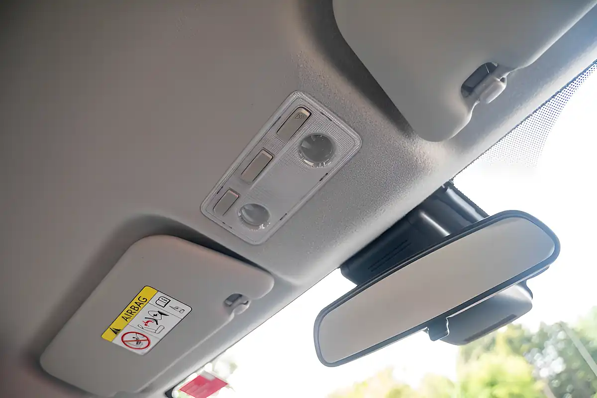 Used 2019 Toyota Yaris Icon Tech Glacier White - Interior and Exterior details 19