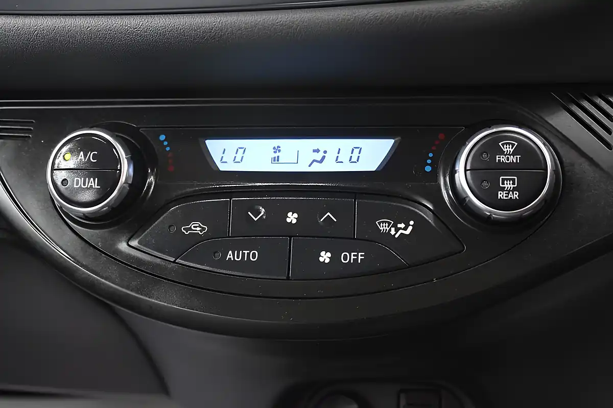 Used 2019 Toyota Yaris Icon Tech Silver - Interior and Exterior details 19