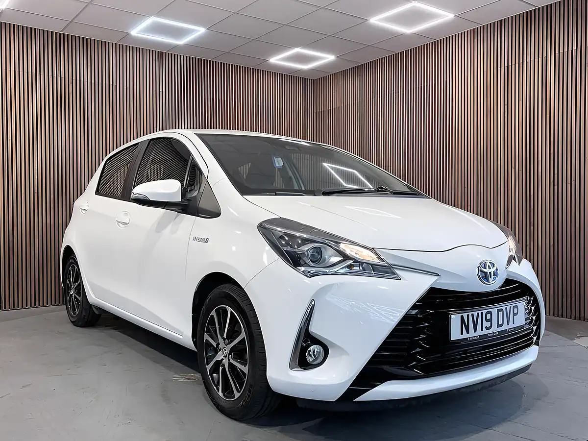 Used 2019 Toyota Yaris Icon Tech White - Front View