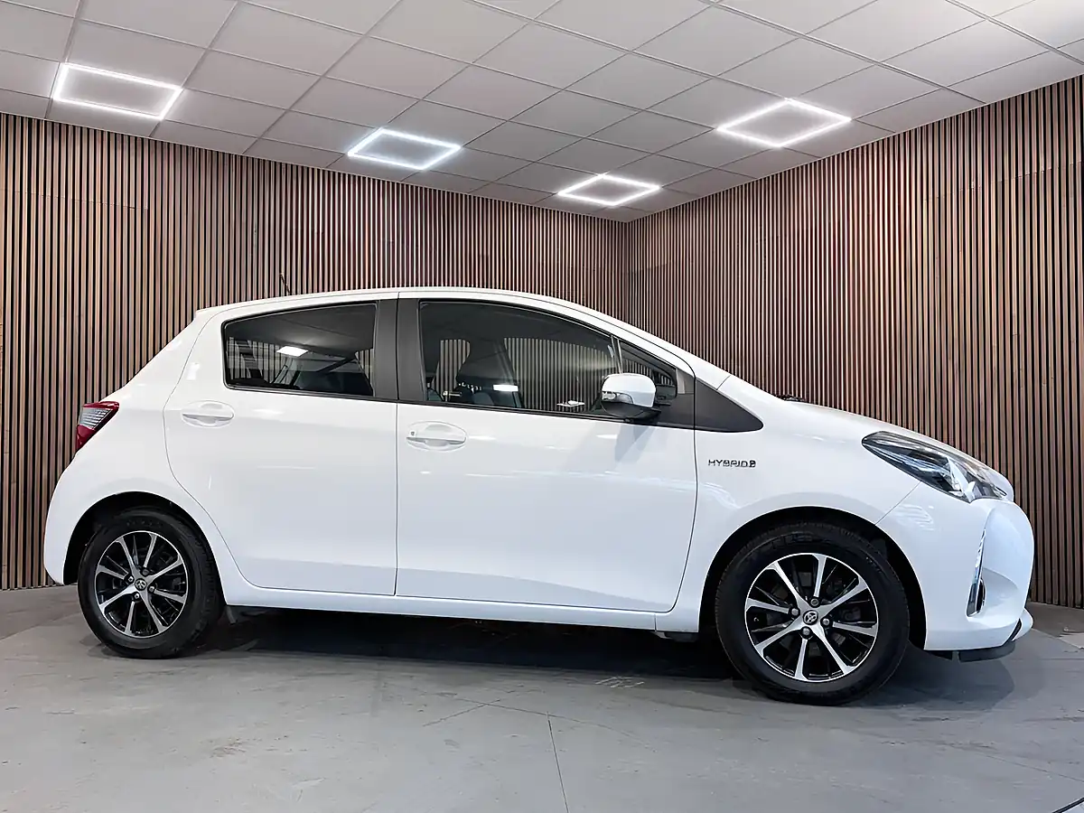Used 2019 Toyota Yaris Icon Tech White - Interior and Exterior details 9