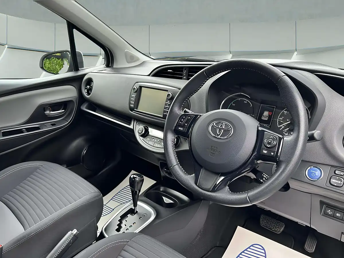 Used 2019 Toyota Yaris Icon Tech White - Interior and Exterior details 11