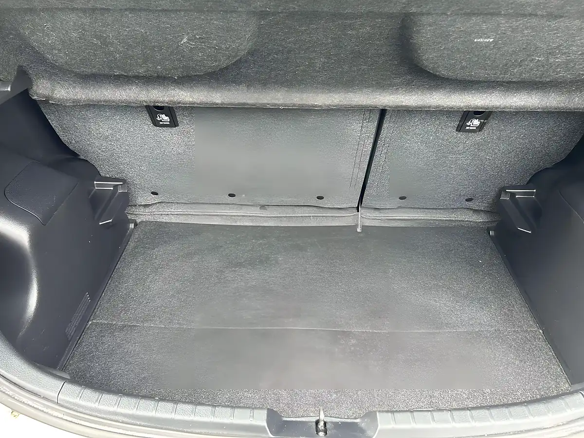 Used 2019 Toyota Yaris Icon Tech White - Interior and Exterior details 16