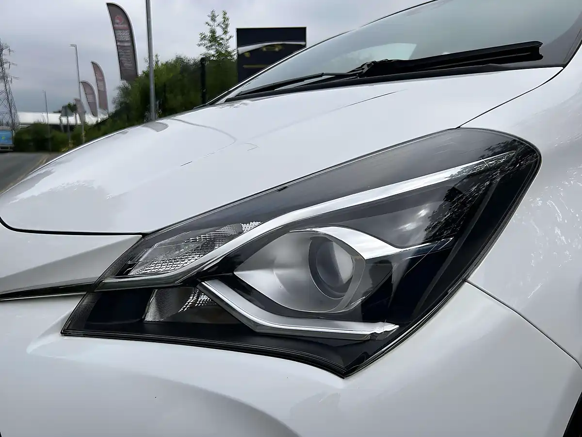 Used 2019 Toyota Yaris Icon Tech White - Interior and Exterior details 19
