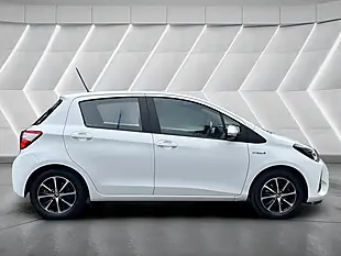 Used 2019 Toyota Yaris Icon Tech White - Interior and Exterior details 5