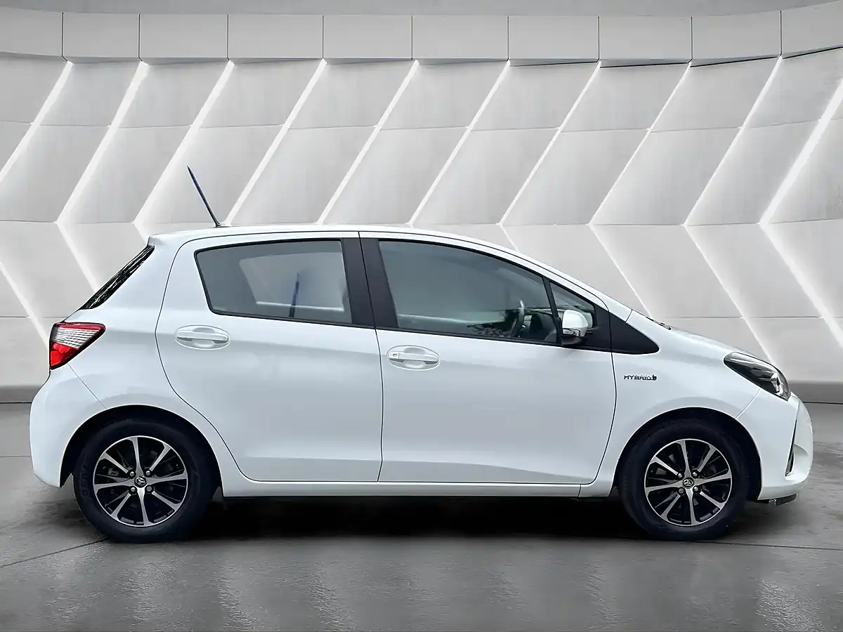 Used 2019 Toyota Yaris Icon Tech White - Interior and Exterior details 5
