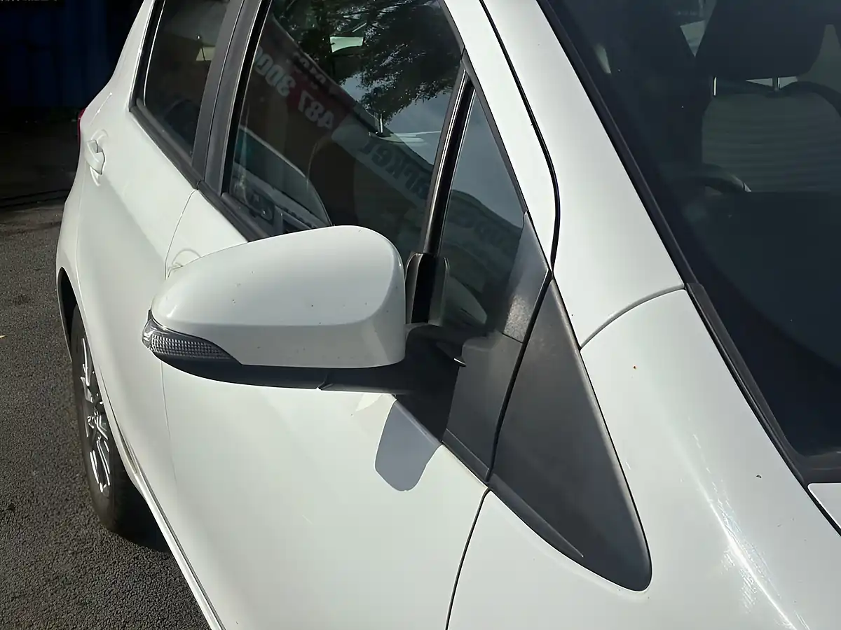 Used 2019 Toyota Yaris Icon White - Interior and Exterior details 16