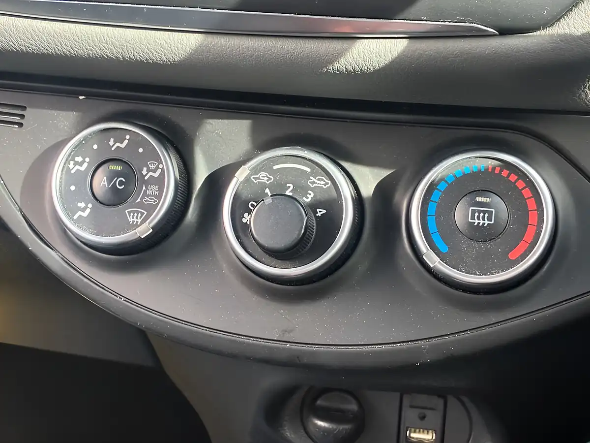 Used 2019 Toyota Yaris Icon White - Interior and Exterior details 18