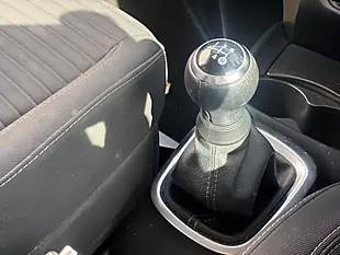 Used 2019 Toyota Yaris Icon White - Interior and Exterior details 20