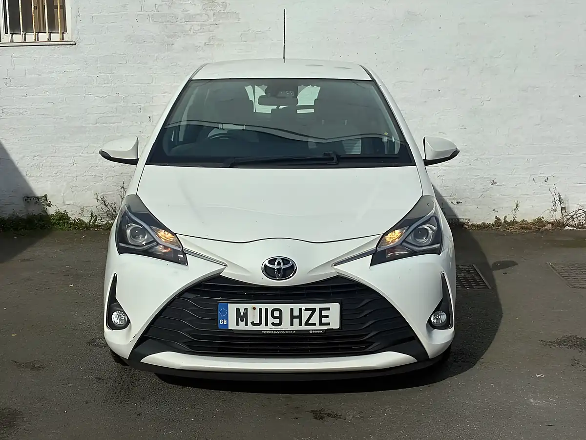 Used 2019 Toyota Yaris Icon White - Interior and Exterior details 3