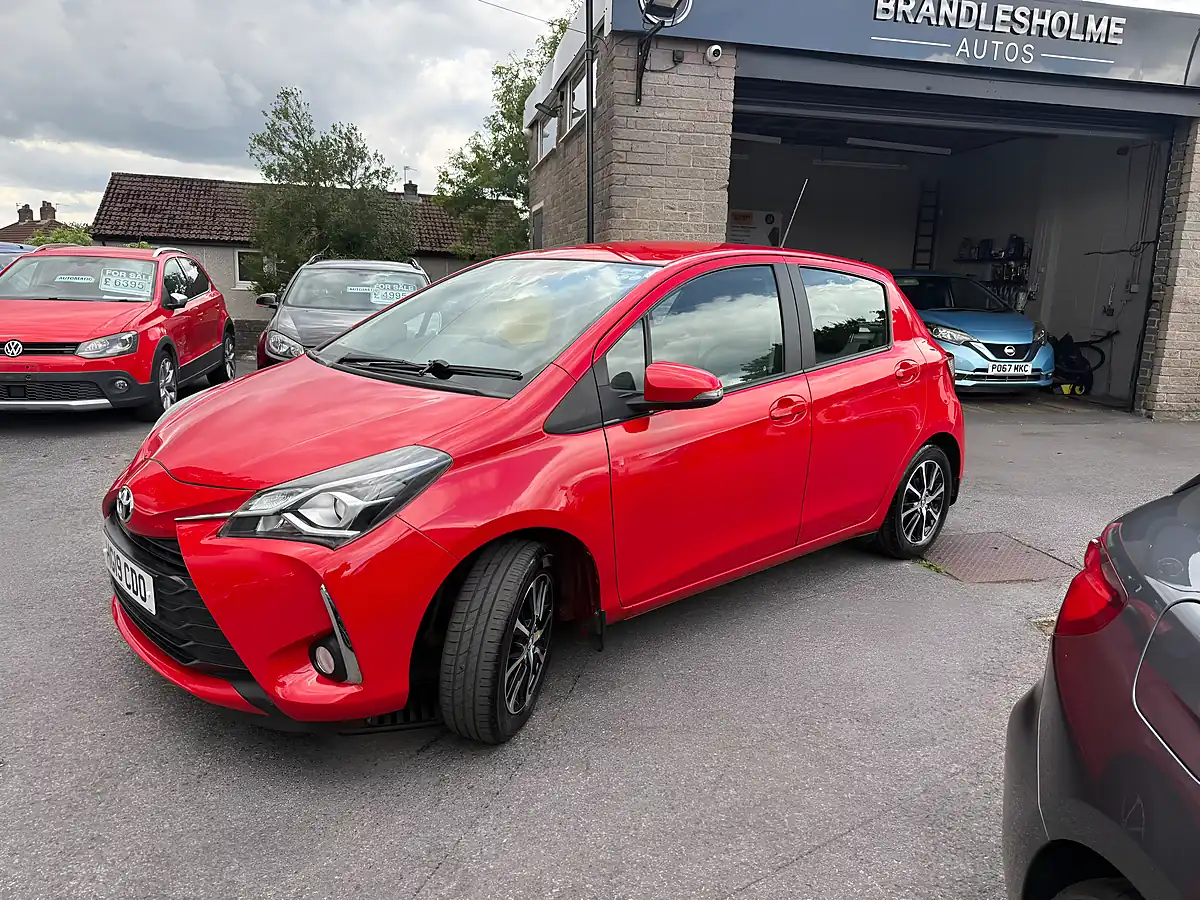 Used 2019 Toyota Yaris Red - Interior and Exterior details 2