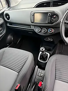 Used 2019 Toyota Yaris Red - Interior and Exterior details 6