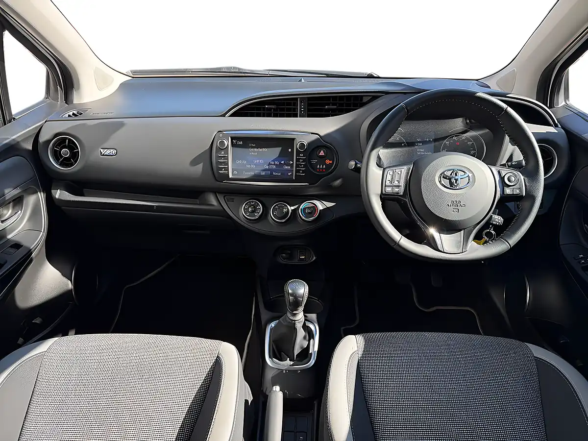 Used 2019 Toyota Yaris Y20 White - Interior and Exterior details 10