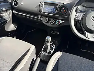 Used 2019 Toyota Yaris Y20 White - Interior and Exterior details 12