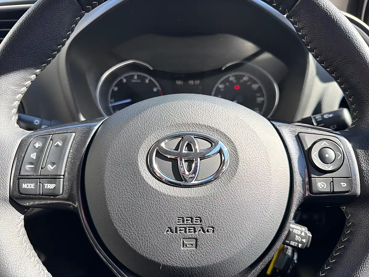 Used 2019 Toyota Yaris Y20 White - Interior and Exterior details 19