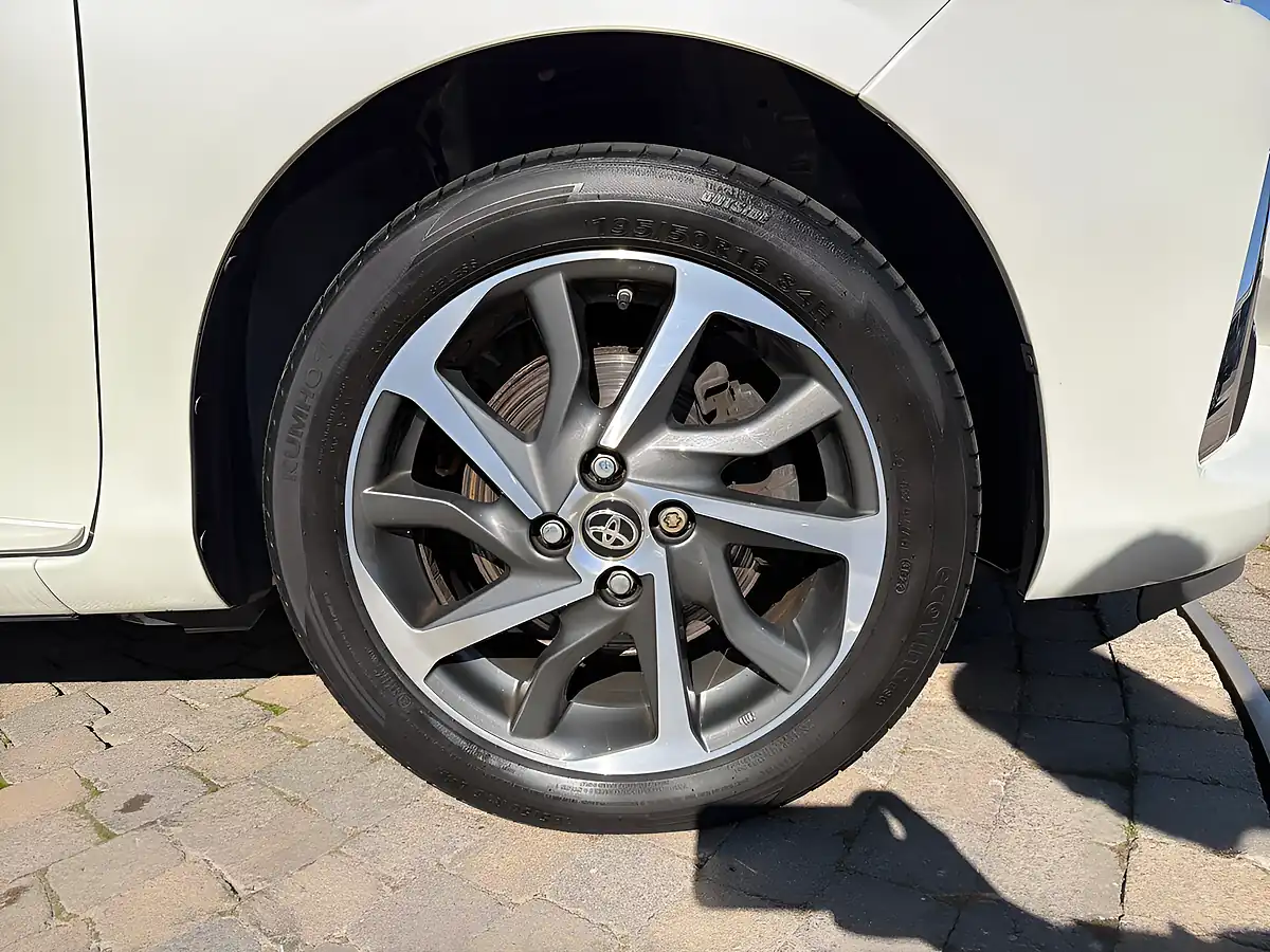 Used 2019 Toyota Yaris Y20 White - Interior and Exterior details 7