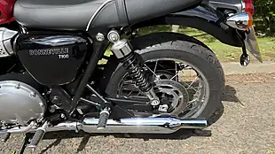 Used 2019 Triumph Bonneville T100 Red - Interior and Exterior details 12