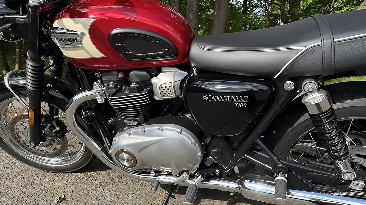 Used 2019 Triumph Bonneville T100 Red - Interior and Exterior details 13