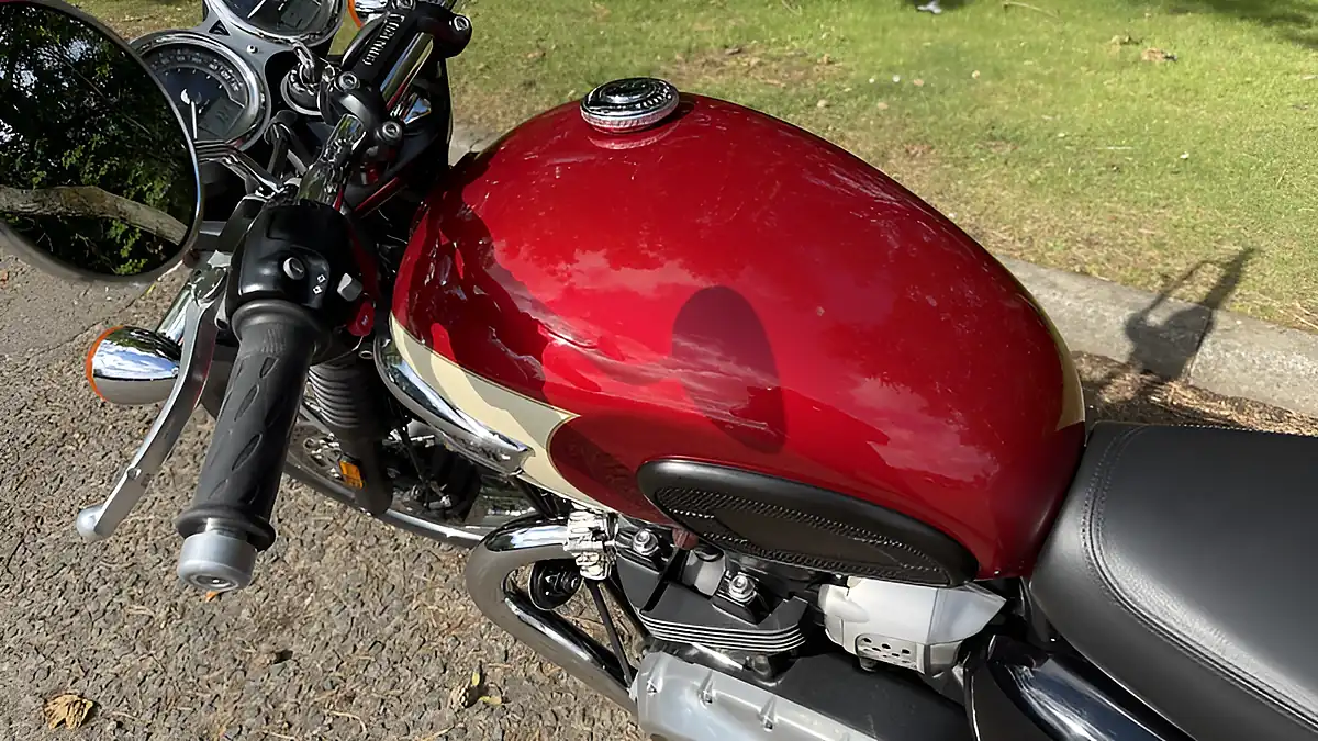 Used 2019 Triumph Bonneville T100 Red - Interior and Exterior details 15
