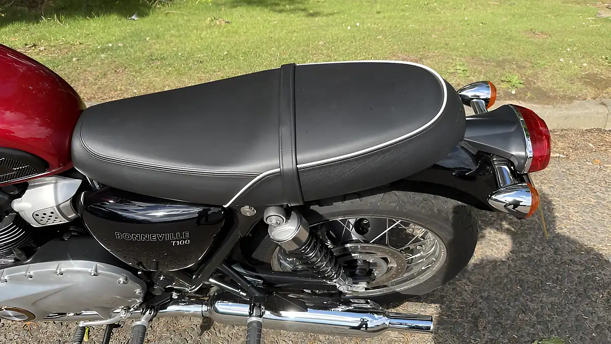 Used 2019 Triumph Bonneville T100 Red - Interior and Exterior details 14