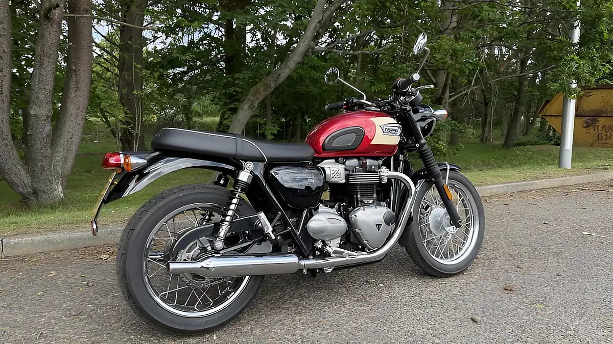 Used 2019 Triumph Bonneville T100 Red - Interior and Exterior details 4