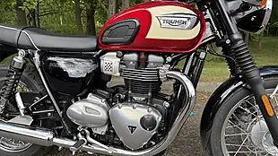 Used 2019 Triumph Bonneville T100 Red - Interior and Exterior details 6