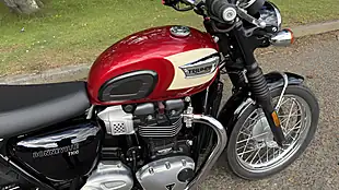 Used 2019 Triumph Bonneville T100 Red - Interior and Exterior details 8