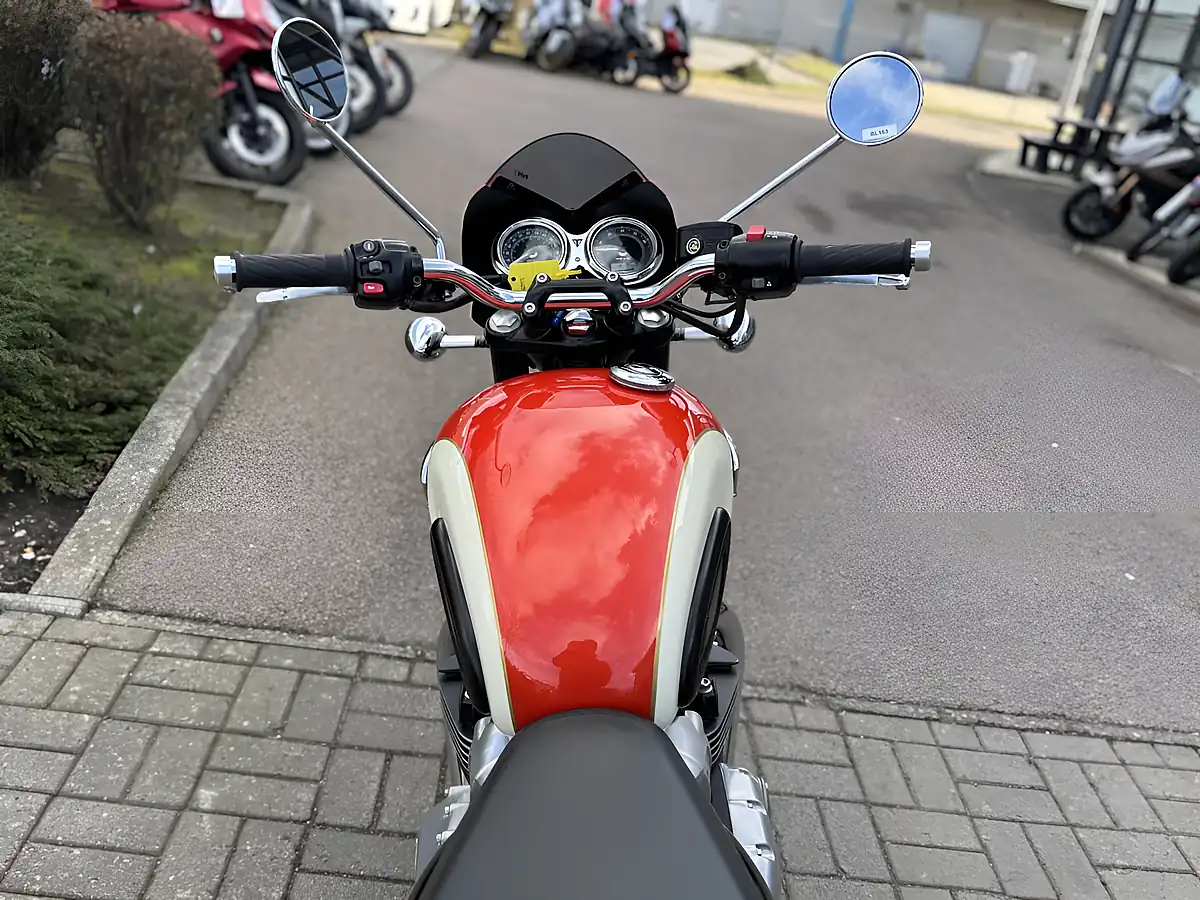 Used 2019 Triumph Bonneville T100 White - Interior and Exterior details 10