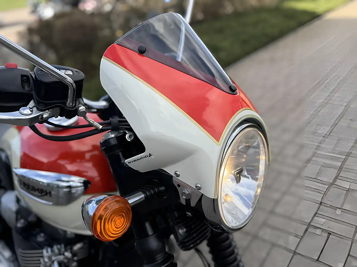 Used 2019 Triumph Bonneville T100 White - Interior and Exterior details 15