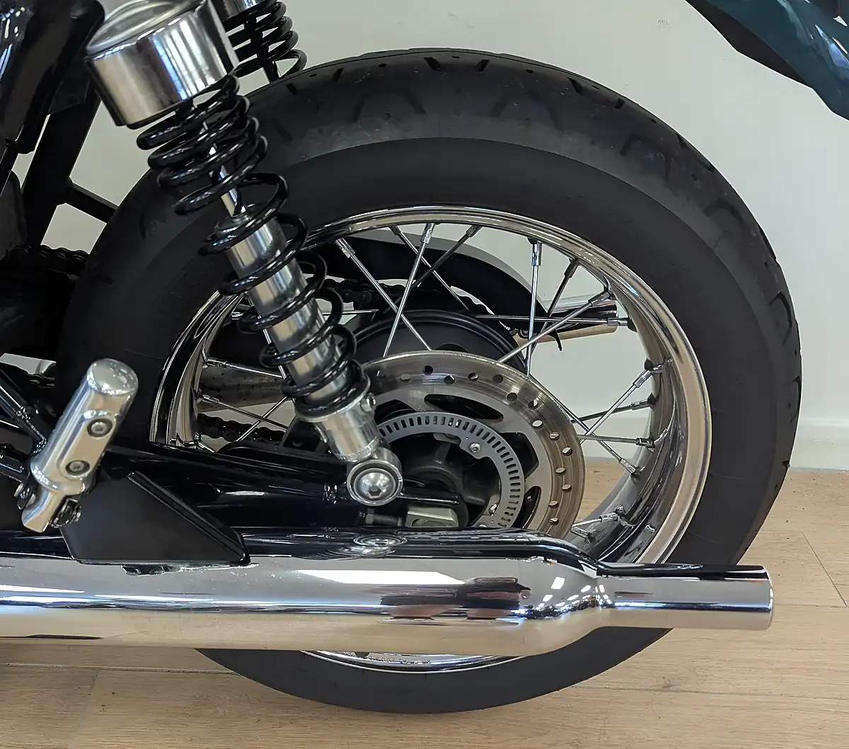 Used 2019 Triumph Bonneville T120 Green - Interior and Exterior details 12