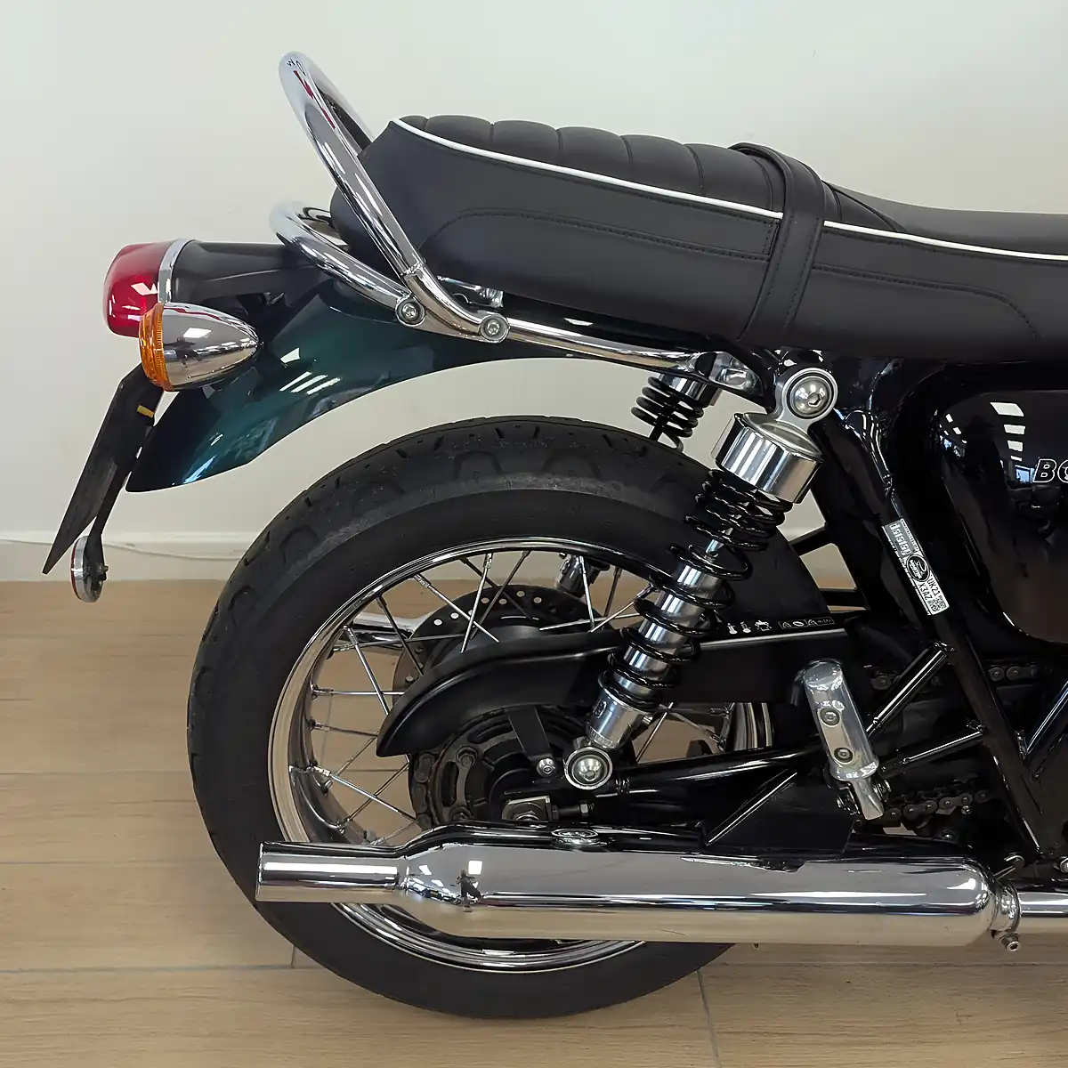 Used 2019 Triumph Bonneville T120 Green - Interior and Exterior details 18