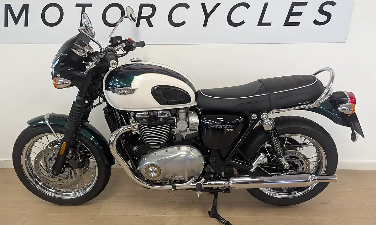 Used 2019 Triumph Bonneville T120 Green - Interior and Exterior details 4