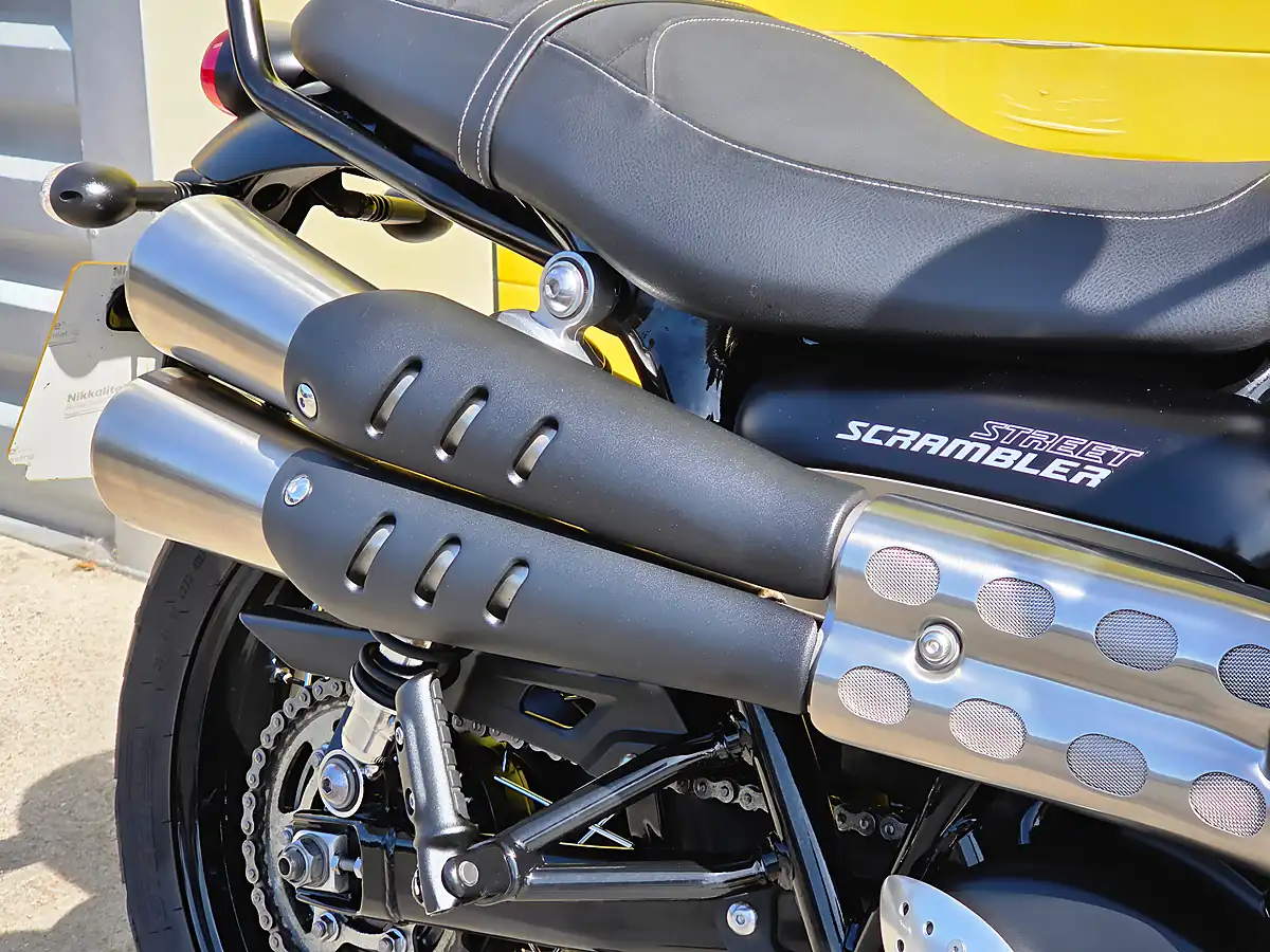 Used 2019 Triumph Scrambler Green - Interior and Exterior details 12