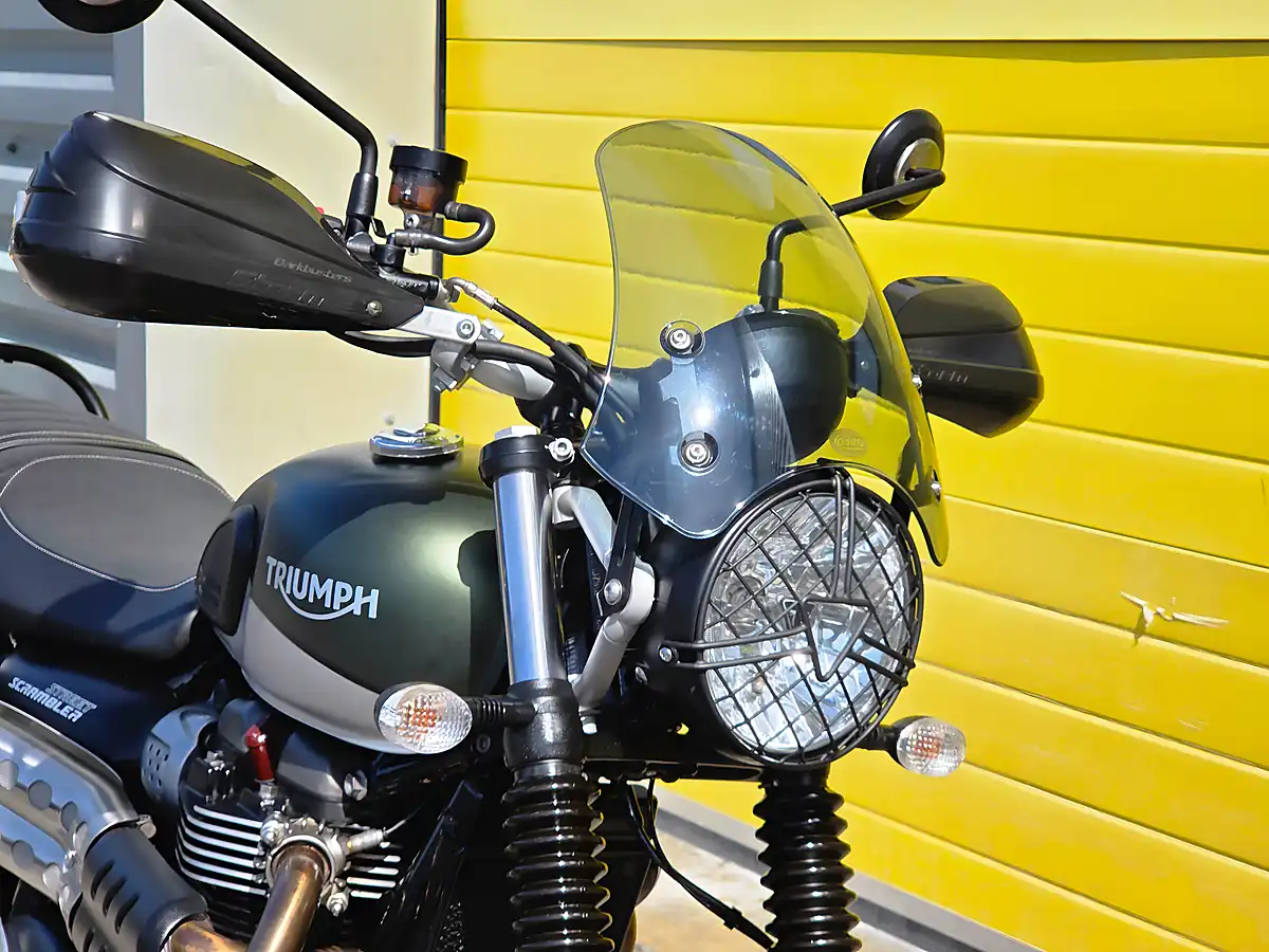 Used 2019 Triumph Scrambler Green - Interior and Exterior details 15