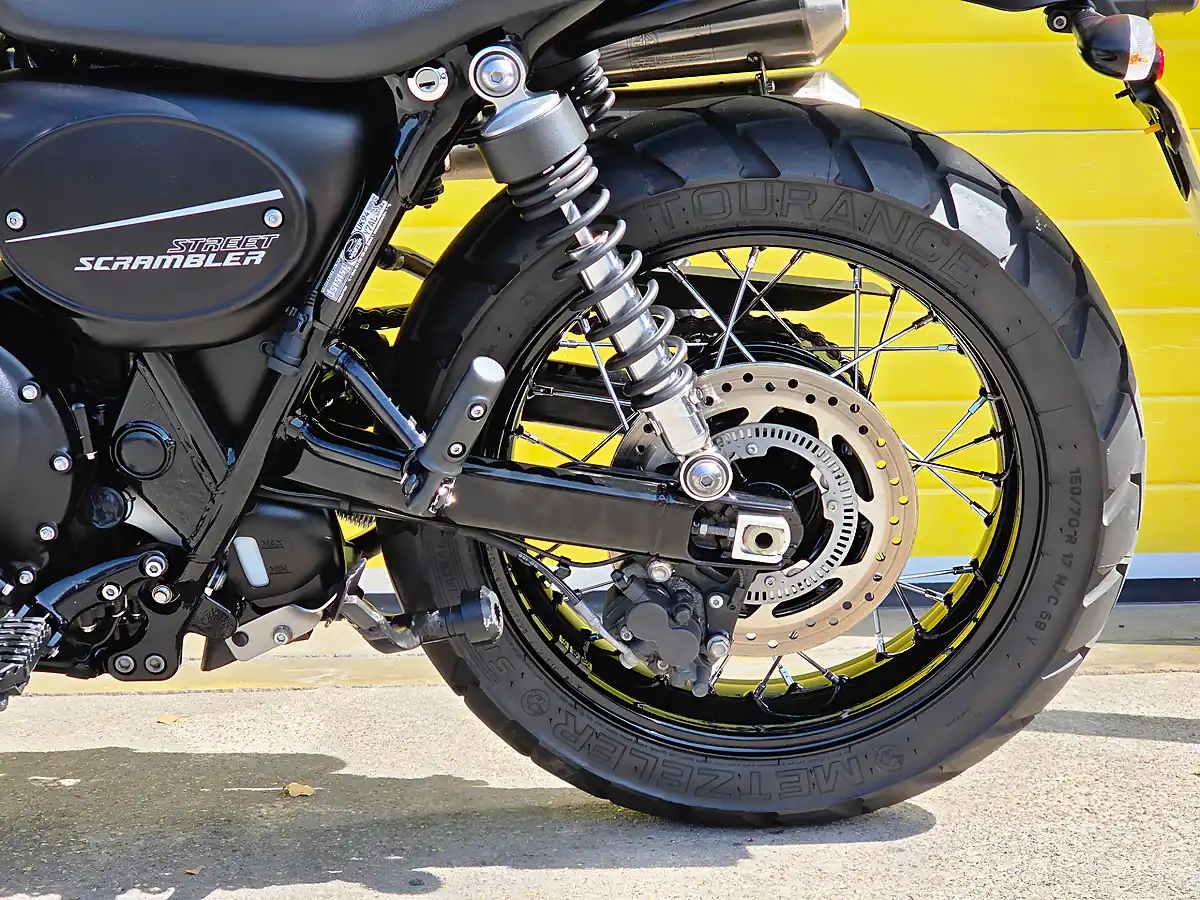 Used 2019 Triumph Scrambler Green - Interior and Exterior details 17