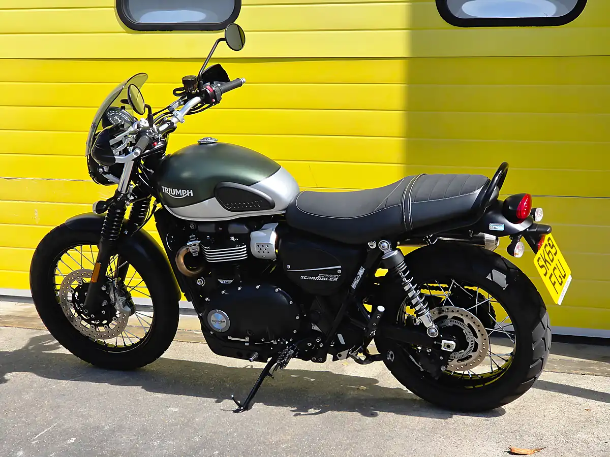 Used 2019 Triumph Scrambler Green - Interior and Exterior details 6