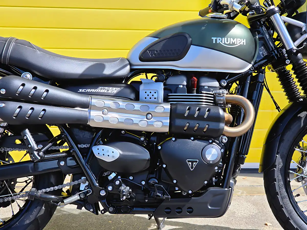 Used 2019 Triumph Scrambler Green - Interior and Exterior details 9