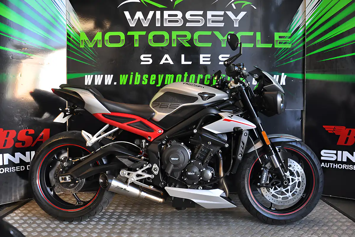 Used 2019 Triumph Street Triple R Low Silver - Front View