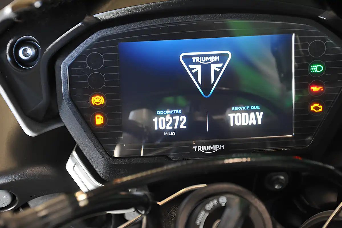 Used 2019 Triumph Street Triple R Low Silver - Interior and Exterior details 12