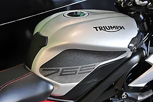 Used 2019 Triumph Street Triple R Low Silver - Interior and Exterior details 19