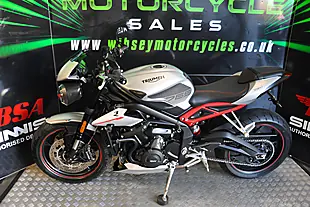 Used 2019 Triumph Street Triple R Low Silver - Interior and Exterior details 2