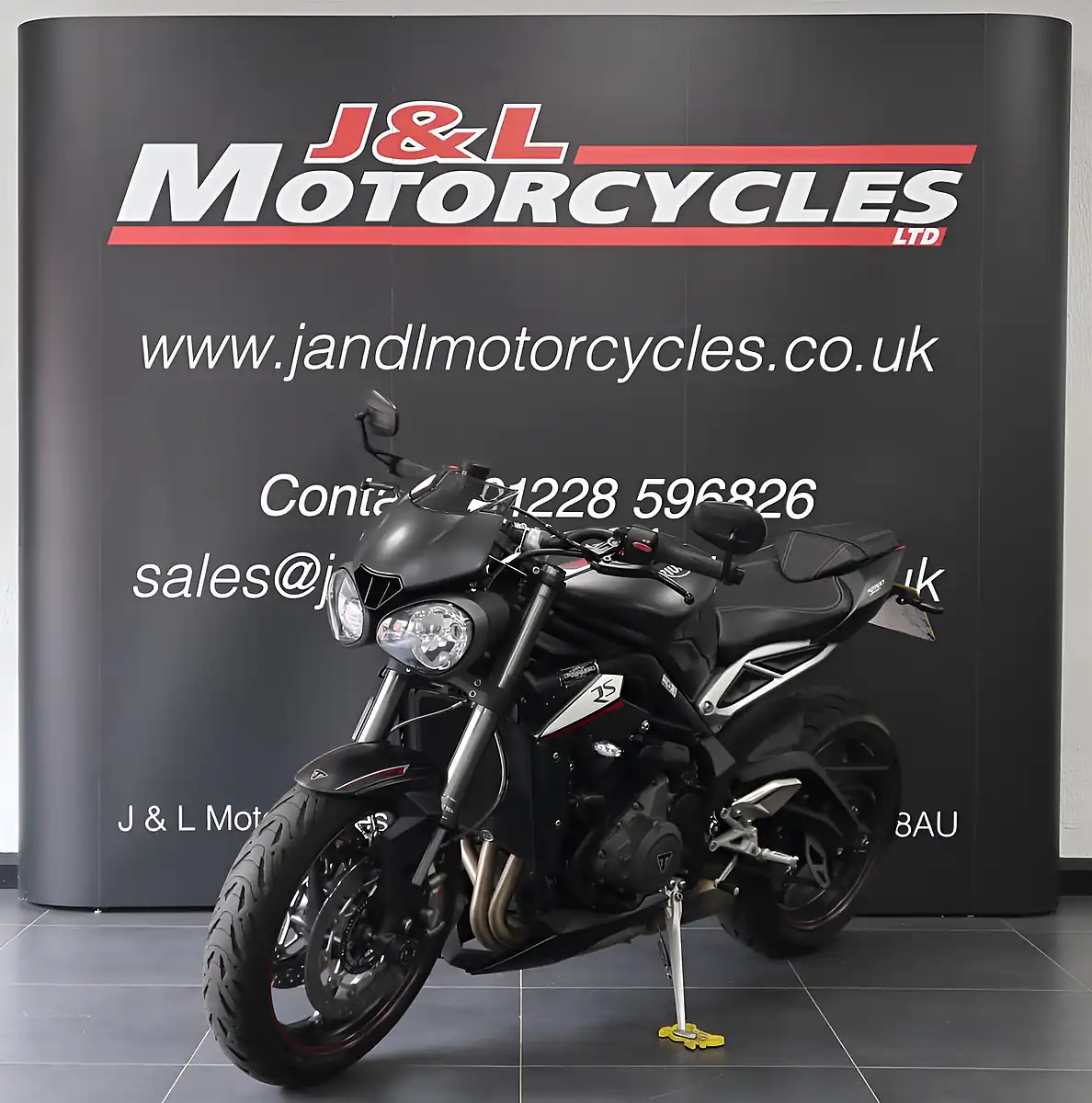 Used 2019 Triumph Street Triple RS Grey - Interior and Exterior details 5