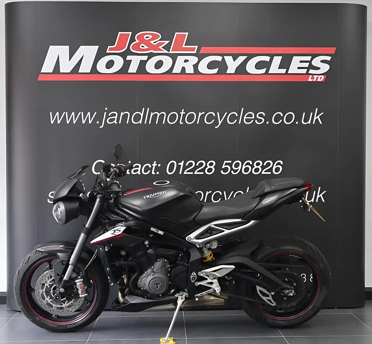 Used 2019 Triumph Street Triple RS Grey - Interior and Exterior details 6