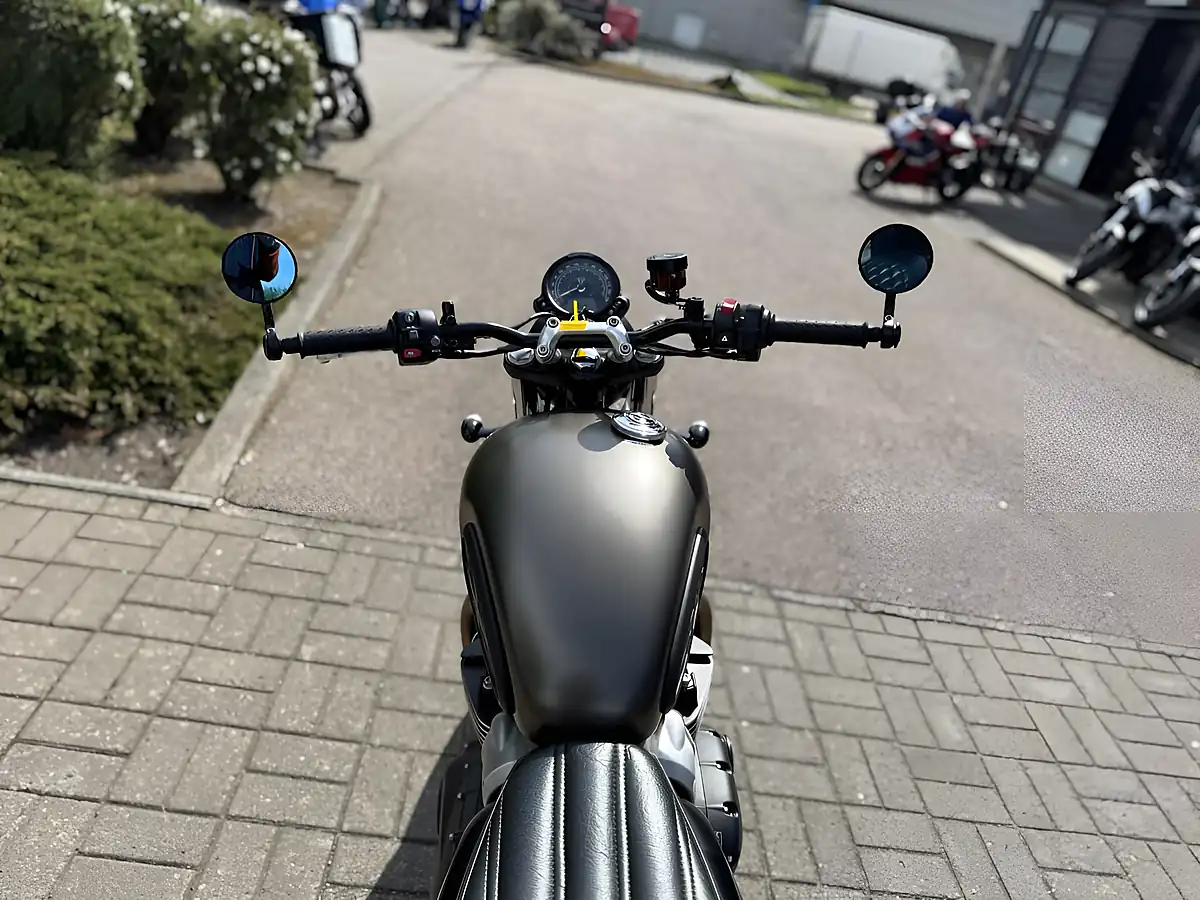 Used 2019 Triumph Street Twin Gold - Interior and Exterior details 10