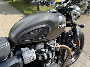 Used 2019 Triumph Street Twin Gold - Interior and Exterior details 13