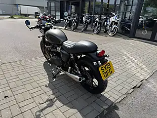 Used 2019 Triumph Street Twin Gold - Interior and Exterior details 7